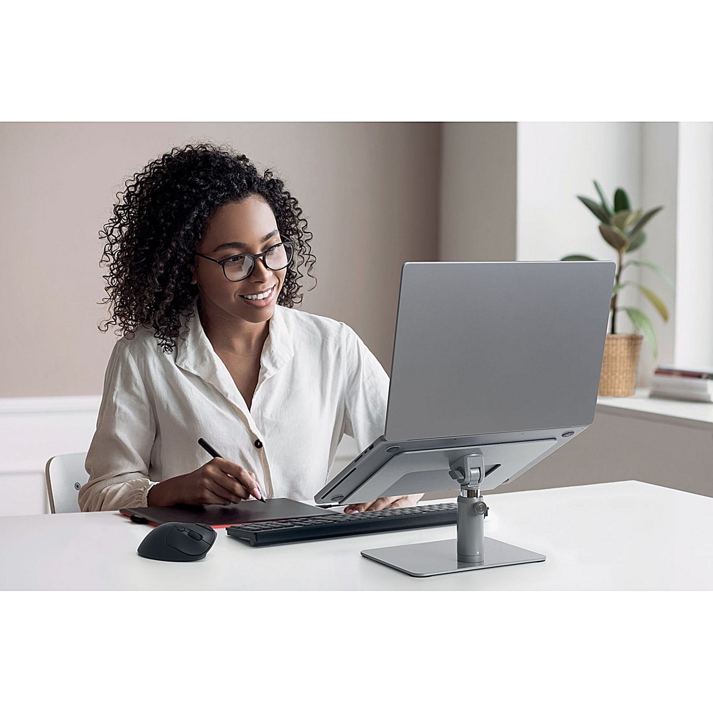 Kensington Universal Desktop Laptop Riser, Adjustable Height and Tilt, Silver
