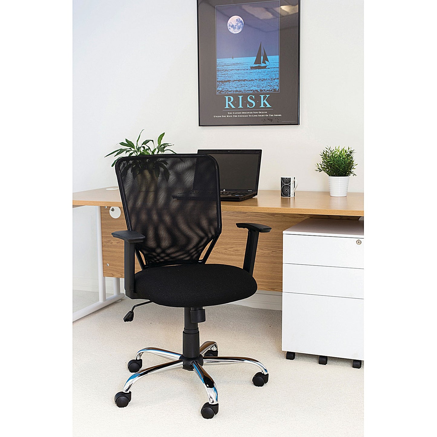 First Mesh Task Chair, Black