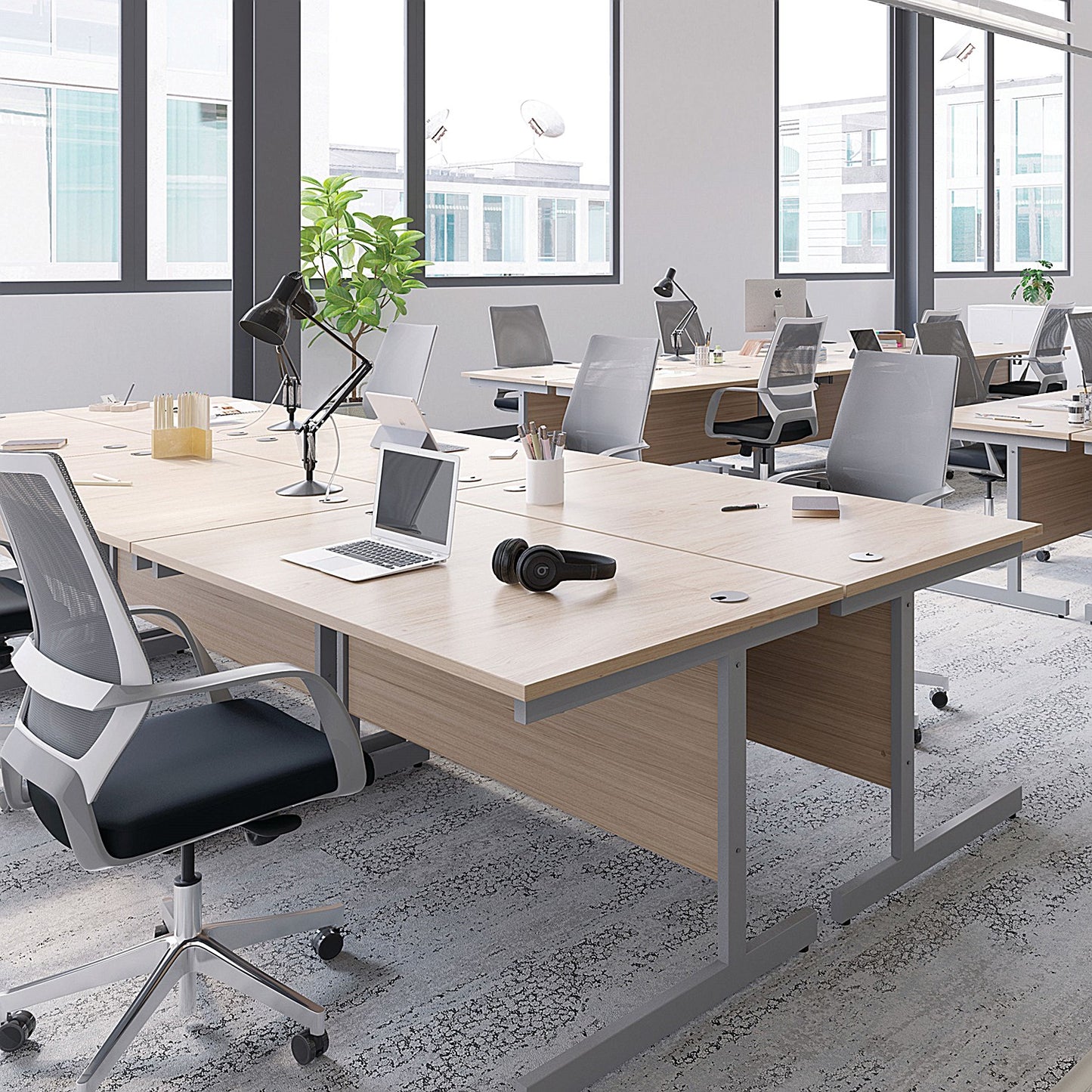 Jemini 1600mm Corner Desk, Left Hand, Silver Cantilever Legs, Beech