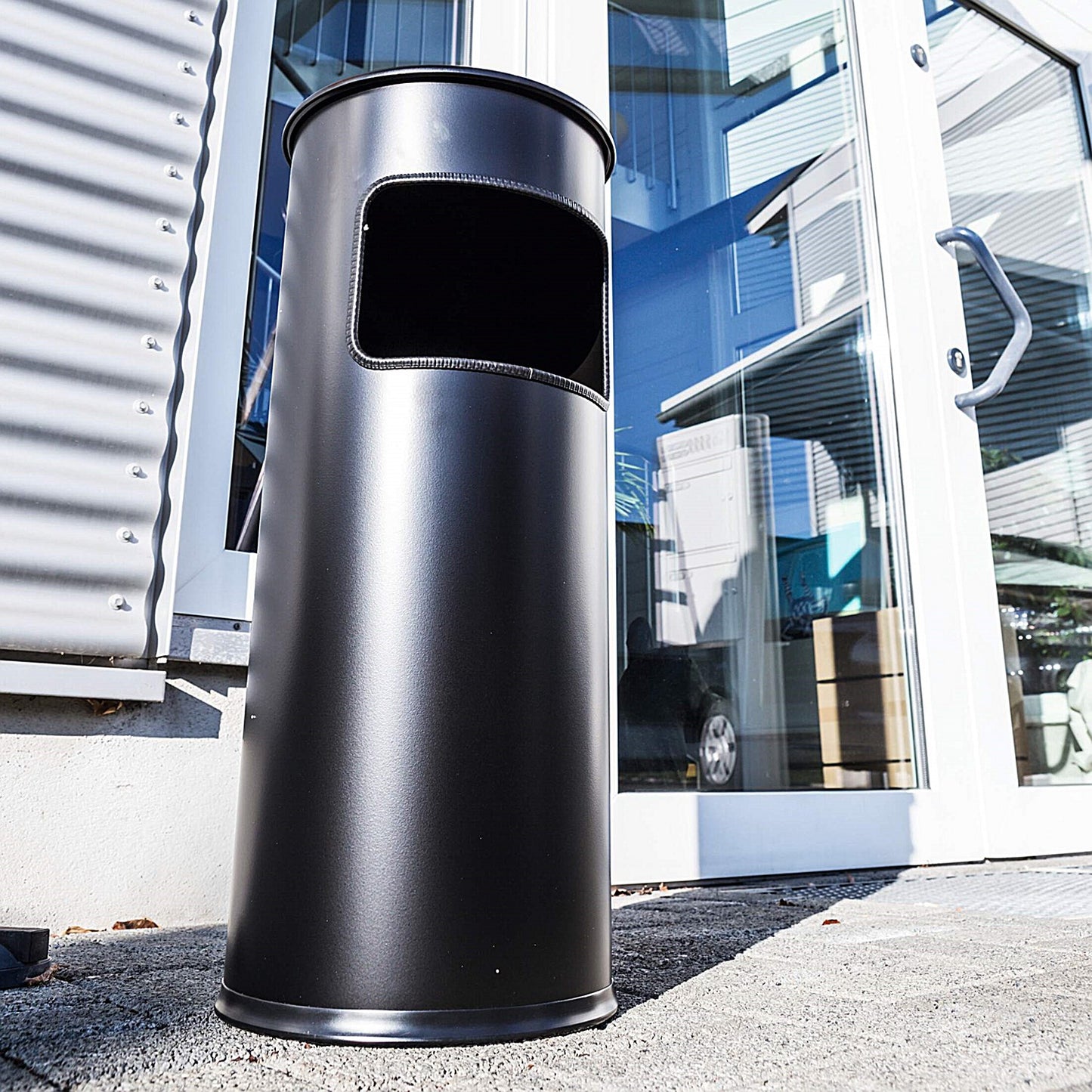 Durable Round Metal Waste Bin with Fire Extinguishing Ashtray, 17 Litre Bin/2 Litre Ashtray, Black