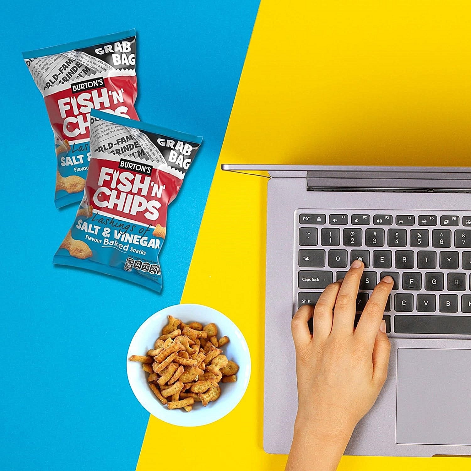 Burton's Fish N Chips Salt Vinegar Baked Snacks Grab Bag, 40g, Pack of 30 Easy2Order : FBC16264