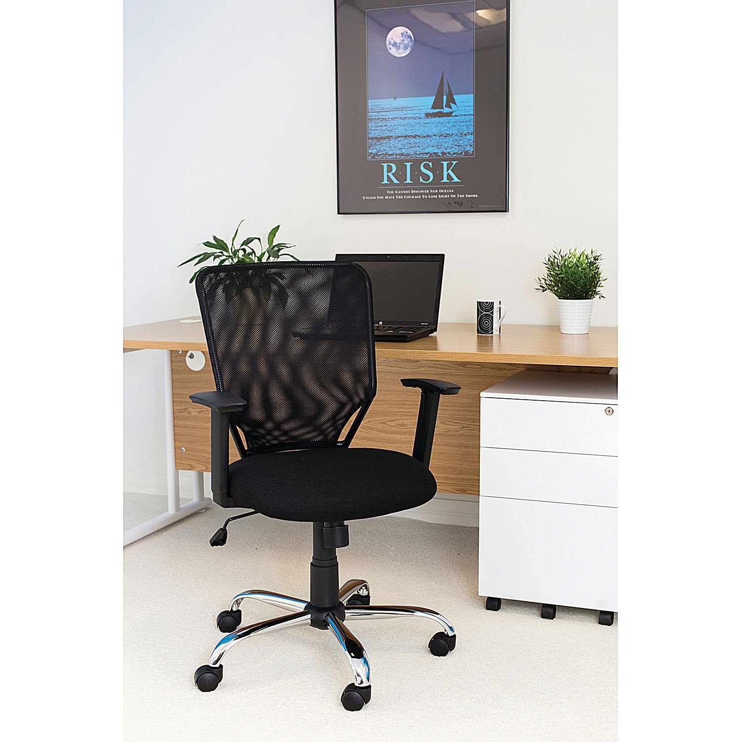 First Mesh Task Chair, Black