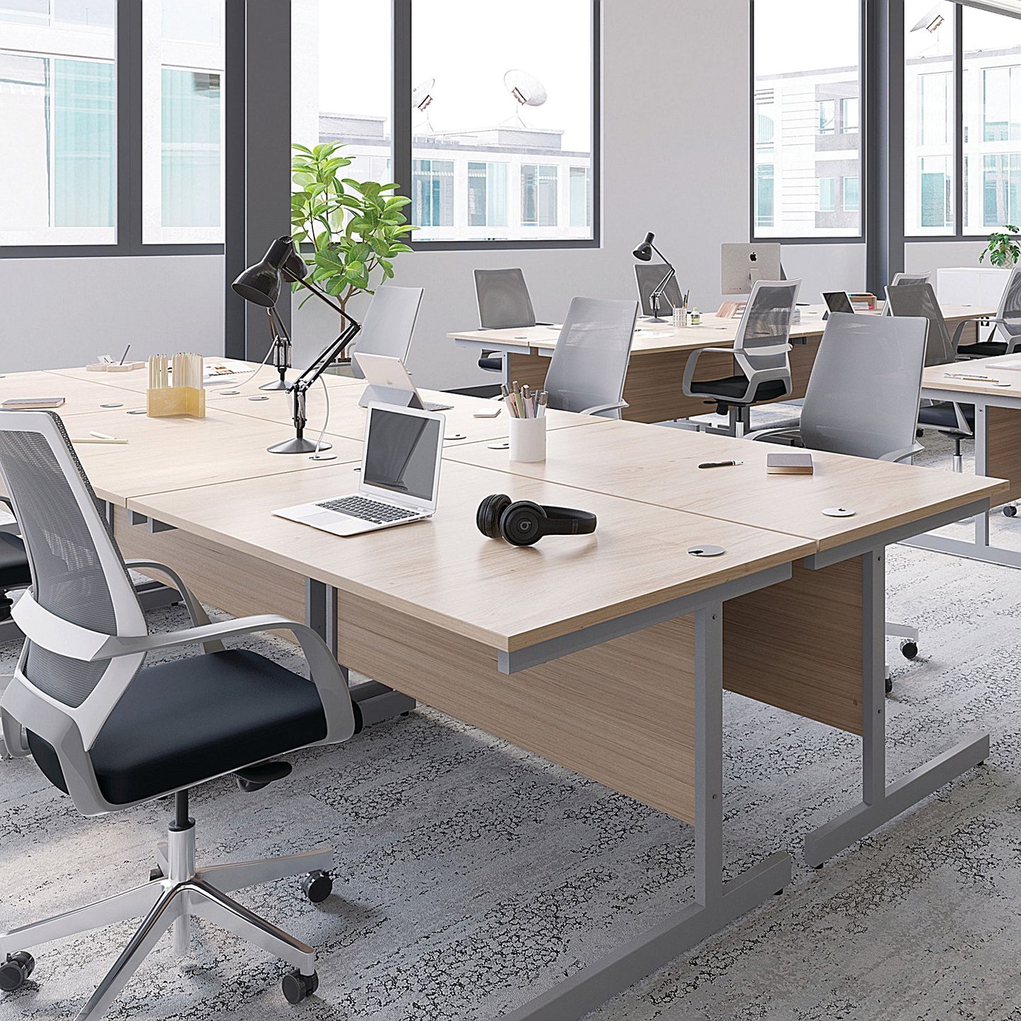 Jemini 800mm Slim Rectangular Desk, Silver Cantilever Leg, Oak