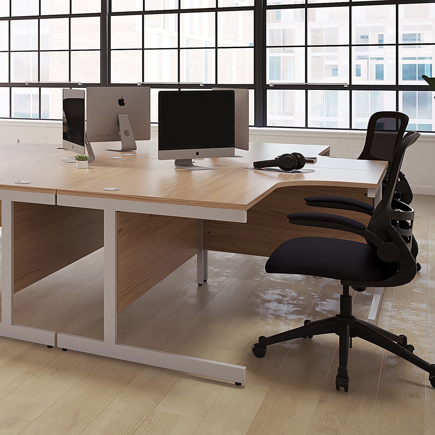 Jemini 1600mm Corner Desk, Right Hand, Silver Cantilever Legs, Maple