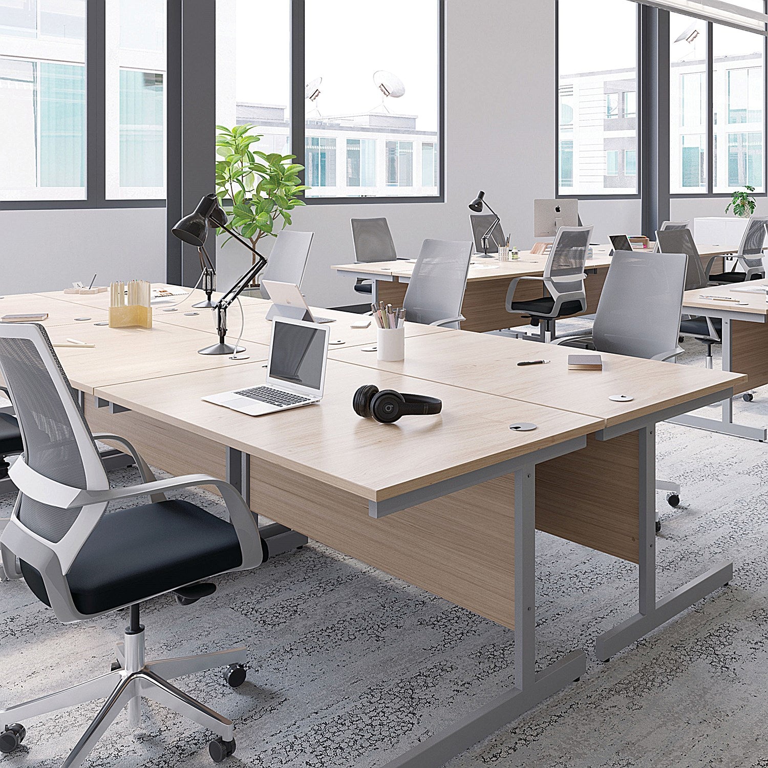 Jemini 1800mm Corner Desk, Left Hand, Silver Cantilever Legs, Beech
