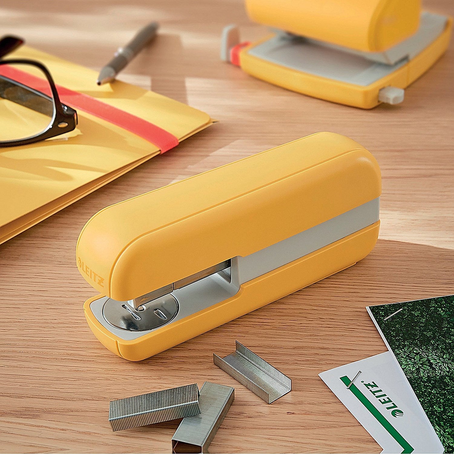 Leitz Cosy Stapler Capacity 30 Sheets Warm Yellow Easy2Order : LZ12531