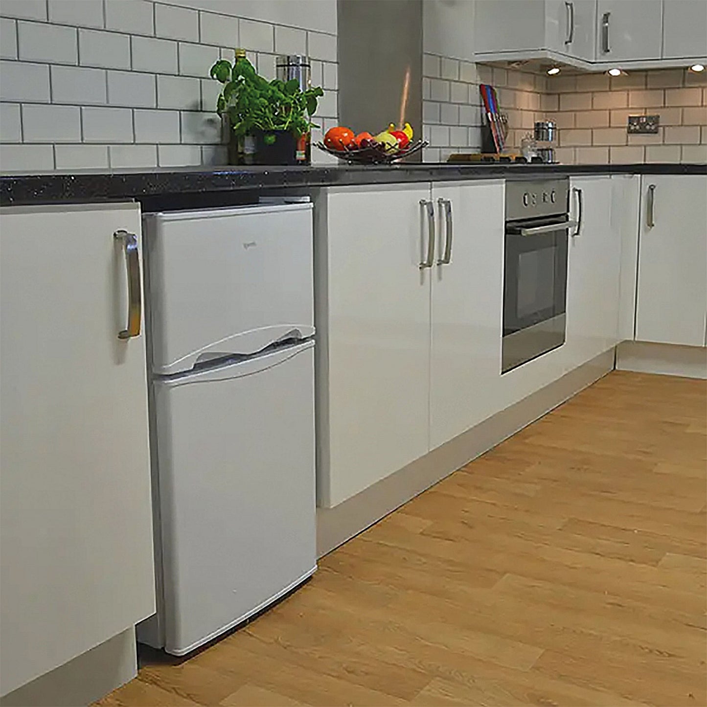 Igenix White Freestanding Undercounter Fridge Freezer, 47cm, 61 Litres Fridge, 26 Litres Freezer